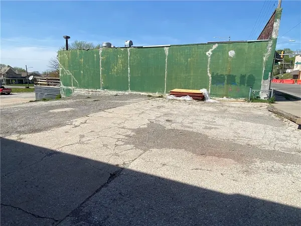 6106 King Hill AVE, St Joseph, MO 64504