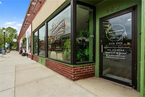 453-463 S Thompson AVE, Excelsior Springs, MO 64024