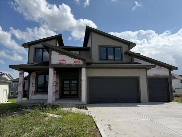 15291 W 161st TER, Olathe, KS 66062