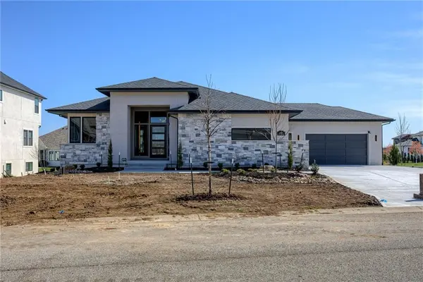 13610 Granada DR, Leawood, KS 66224