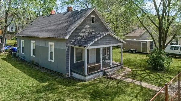 3225 Holmes ST, Kansas City, MO 64109
