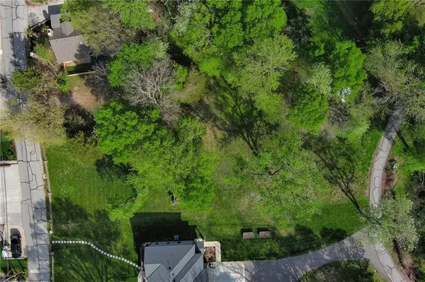 148 Beach DR, Lake Tapawingo, MO 64015