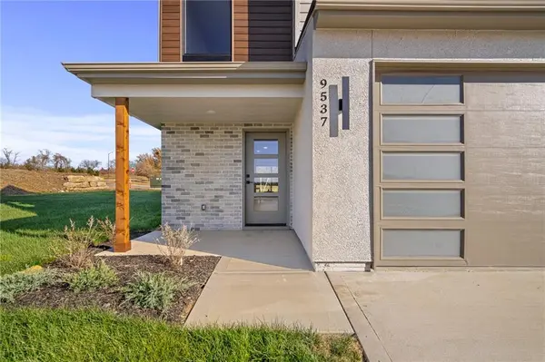 9537 Jupiter ST, Lenexa, KS 66219