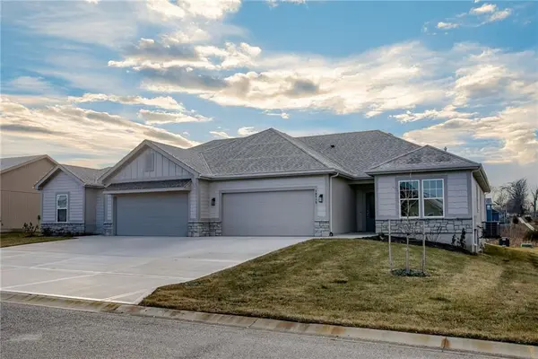 19715 W 196th ST, Spring Hill, KS 66083