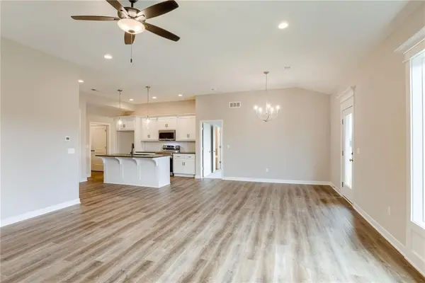 19715 W 196th ST, Spring Hill, KS 66083