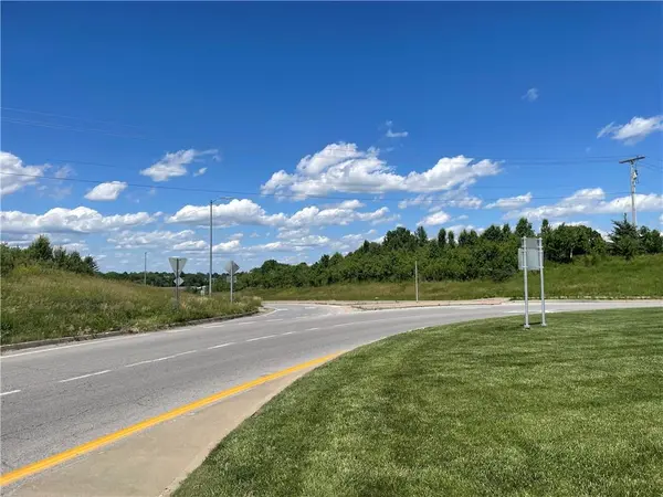 3.2 acres Hampton/45 HWY, Parkville, MO 64152