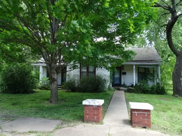 309-311 N Lyon ST, Butler, MO 64730