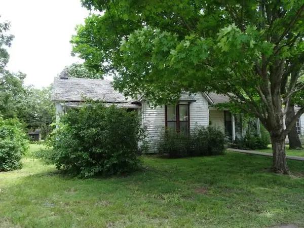 309-311 N Lyon ST, Butler, MO 64730