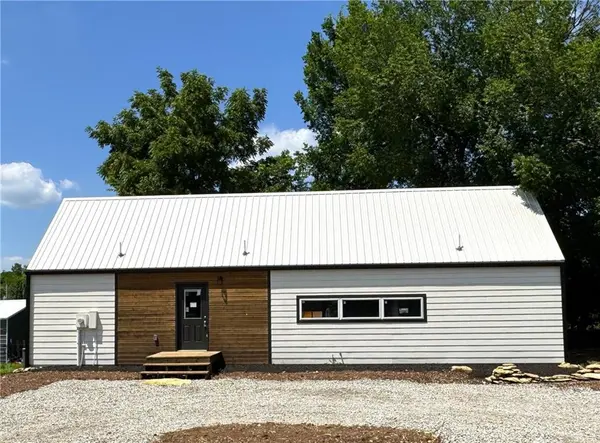 258 Sycamore DR, Linn Valley, KS 66040