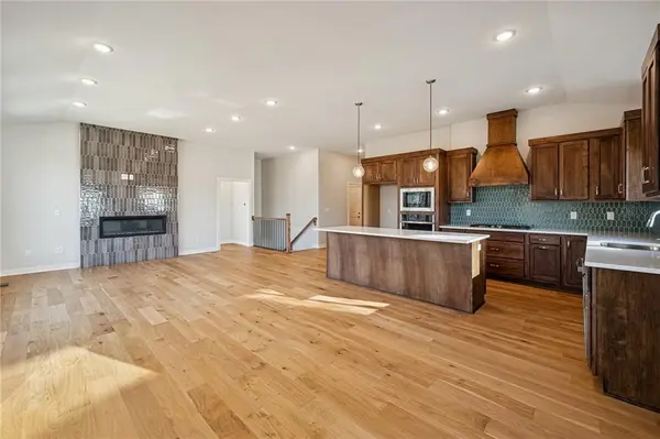 901 Reed DR, Raymore, MO 64083
