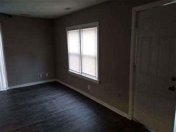8828 N Main ST, Kansas City, MO 64155