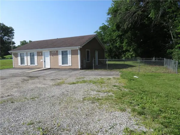 1312 6th ST, Osawatomie, KS 66064