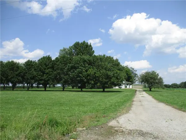 1834 N High School AVE, Columbus, KS 66725
