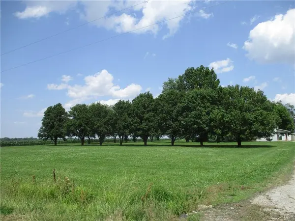 1834 N High School AVE, Columbus, KS 66725