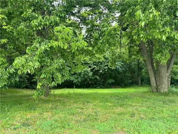 Bombay CIR, Wood Heights, MO 64024