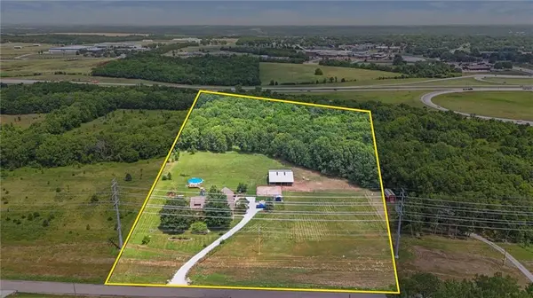 34860 W 95th ST, De Soto, KS 66018