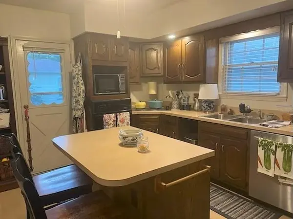 725 S Main ST, Nevada, MO 64772