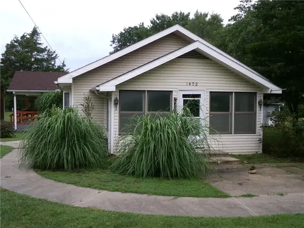 1402 N Kentucky ST, Iola, KS 66749