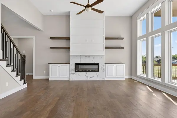 8325 NE 76th TER, Kansas City, MO 64158