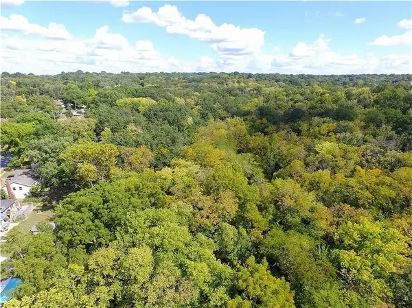 10806 Grandview RD, Kansas City, MO 64137