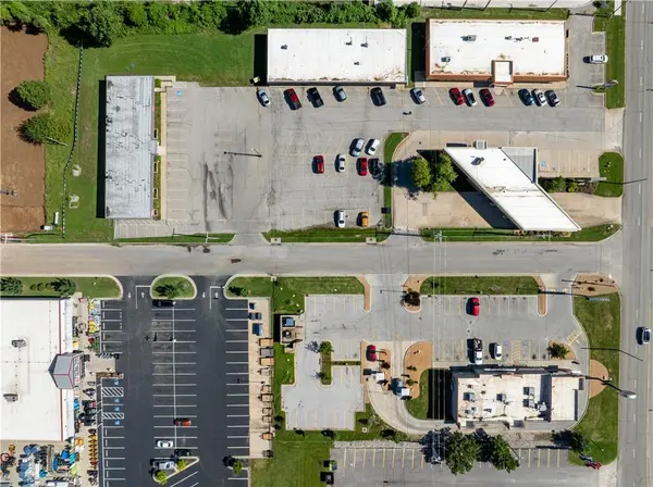 2807 N Broadway ST, Pittsburg, KS 66762