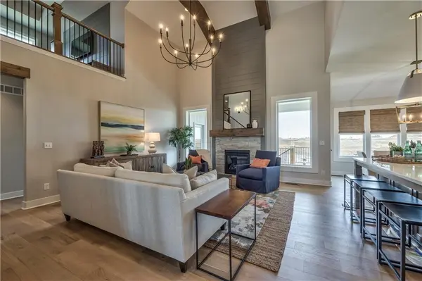 17521 Carter ST, Overland Park, KS 66221