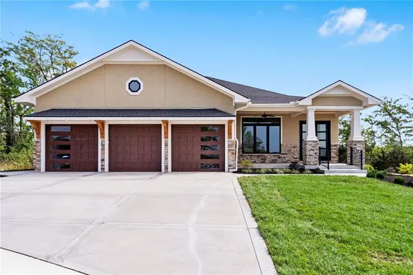 11938 N Keeler ST, Olathe, KS 66061