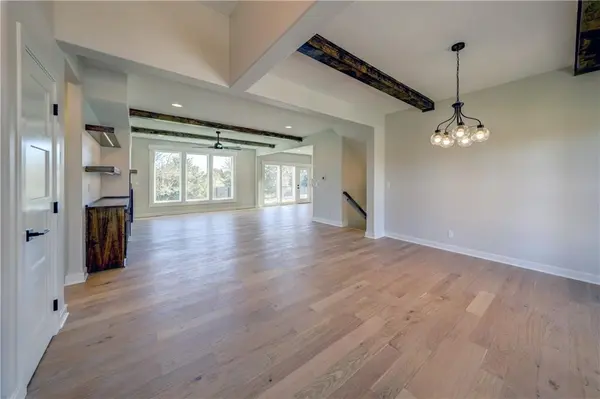 4005 NE Apple Grove DR, Lee's Summit, MO 64064