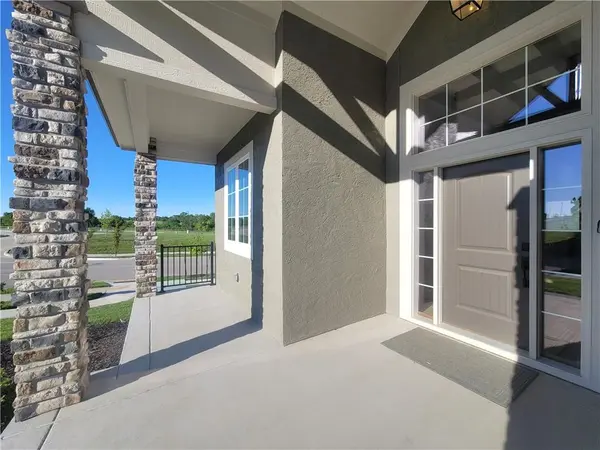 18221 Oakmont ST, Overland Park, KS 66013