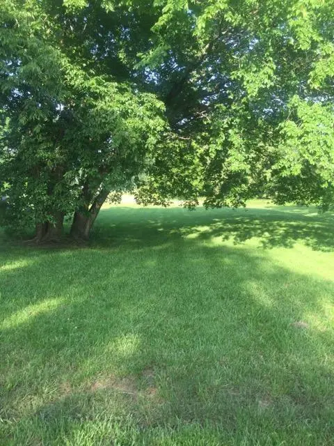 315 Commercial ST, Kincaid, KS 66039