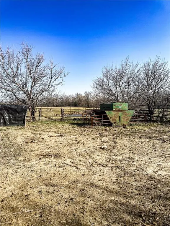 25998 Hemlock RD, Bevier, MO 63532