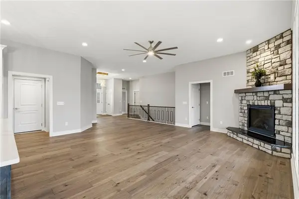 8841 N KENTUCKY AVE, Kansas City, MO 64157