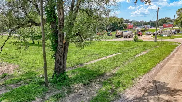 204 E 3rd ST, Urich, MO 64788
