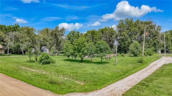 204 E 3rd ST, Urich, MO 64788