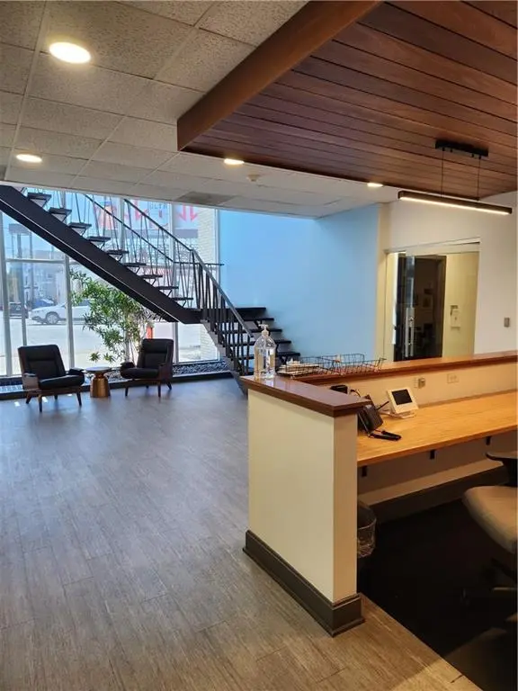 3770 Broadway BLVD, Kansas City, MO 64111