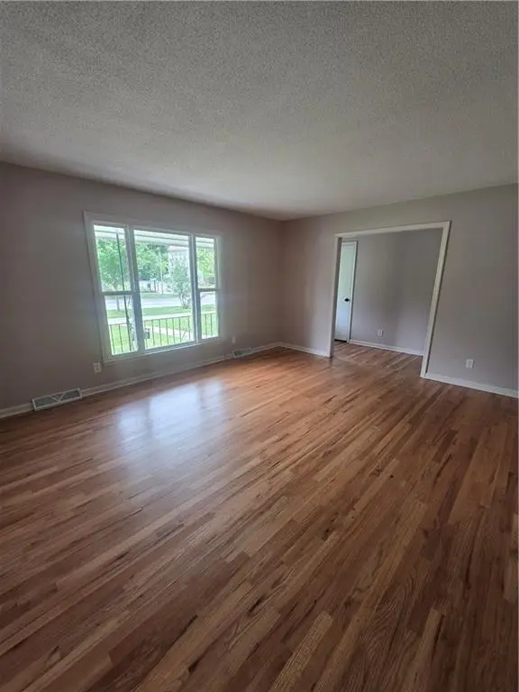 2843 Benton BLVD, Kansas City, MO 64128