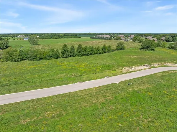 13312 Winner's CIR, Smithville, MO 64089