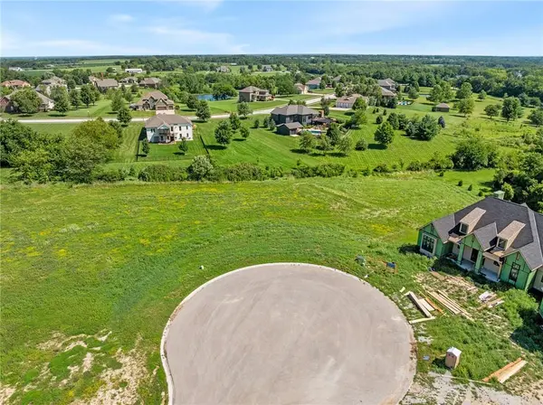 13324 Winner's CIR, Smithville, MO 64089