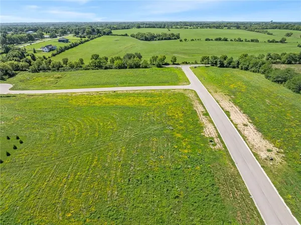 13303 Winner's CIR, Smithville, MO 64089