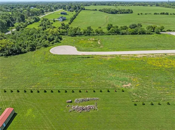 7200 NE 133rd ST, Smithville, MO 64089