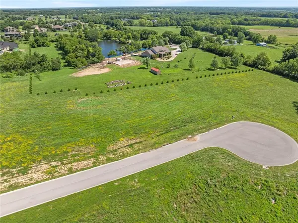 7208 NE 133rd ST, Smithville, MO 64089