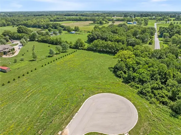 7216 NE 133rd ST, Smithville, MO 64089