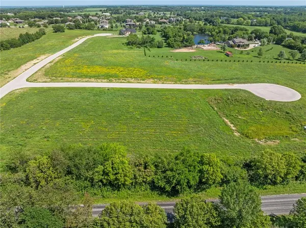 13215 Winner's CIR, Smithville, MO 64089