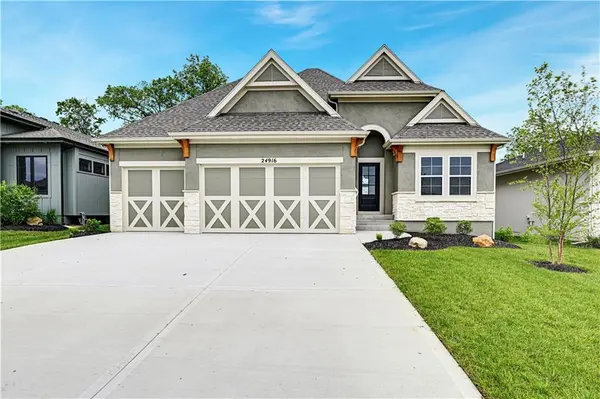 24916 W 98th PL, Lenexa, KS 66227