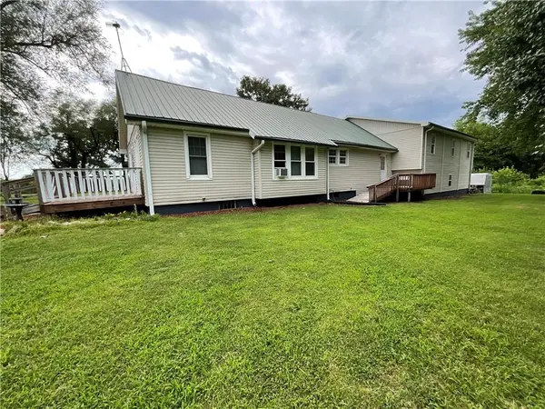 18615 137th ST, Pattonsburg, MO 64670