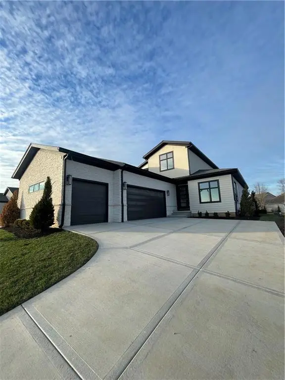2840 W 133rd TER, Leawood, KS 66209