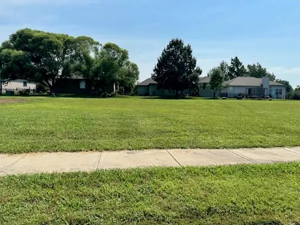 29372 Palmer DR, Paola, KS 66071