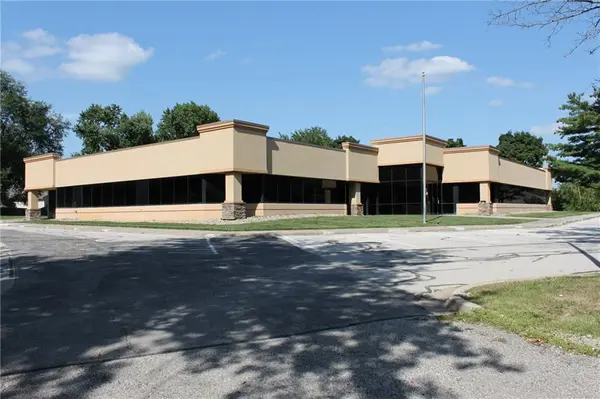 1300 NW Jefferson CT, Blue Springs, MO 64015