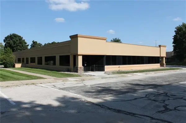 1300 NW Jefferson CT, Blue Springs, MO 64015
