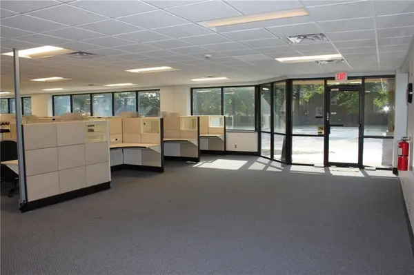 1300 NW Jefferson CT, Blue Springs, MO 64015